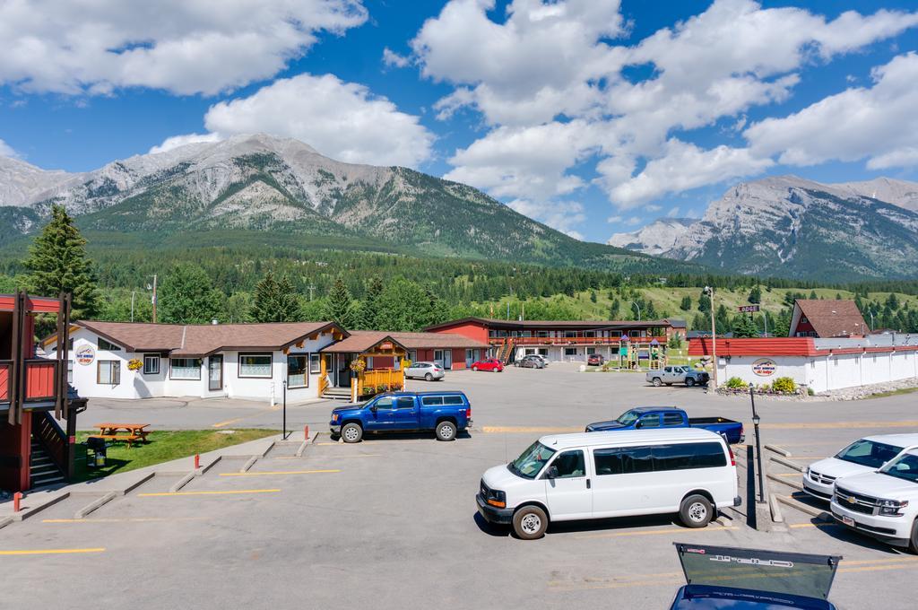 Rocky Mountain Ski Lodge Canmore Extérieur photo